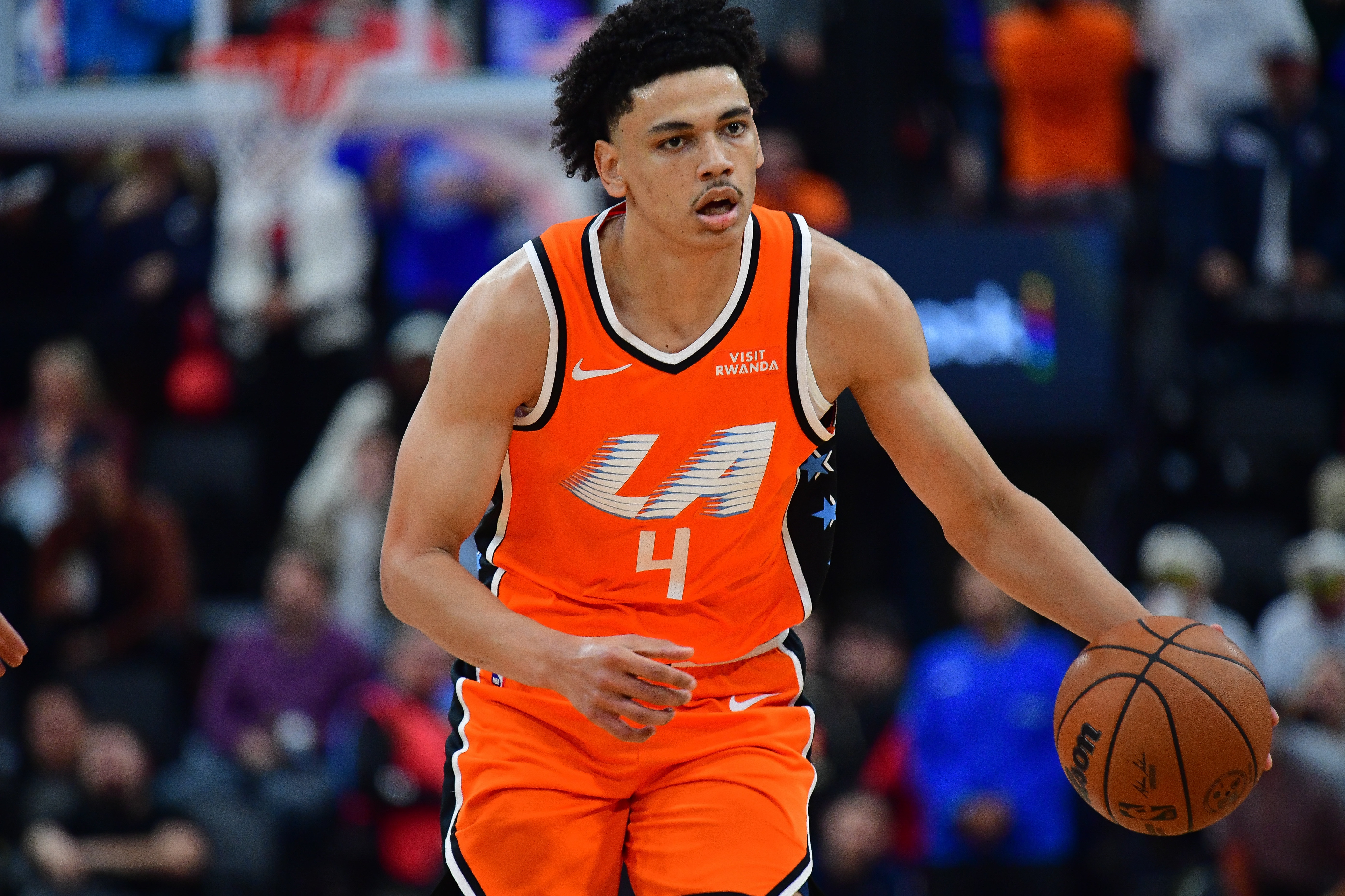 网页版登录入口-船记：科比·桑德斯将顶替小卡首发出战 祖巴茨与科林斯出战成疑