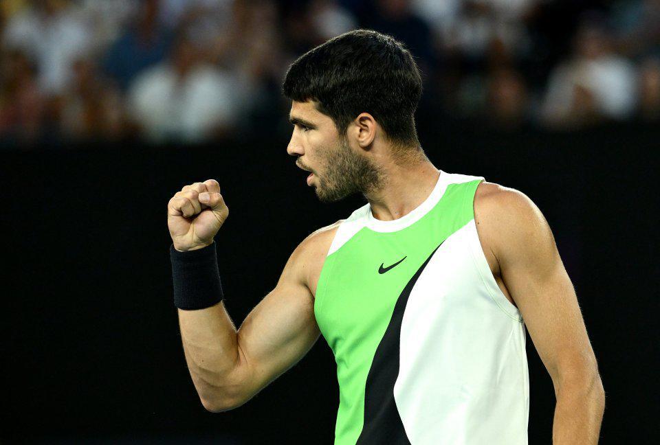 开云体育-解锁大满贯全四强！阿卡三盘横扫本土一哥，生涯首进澳网半决赛