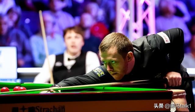 开云体育-500万英镑输光，住出租屋的破产冠军，对阵开劳斯莱斯的豪门公子