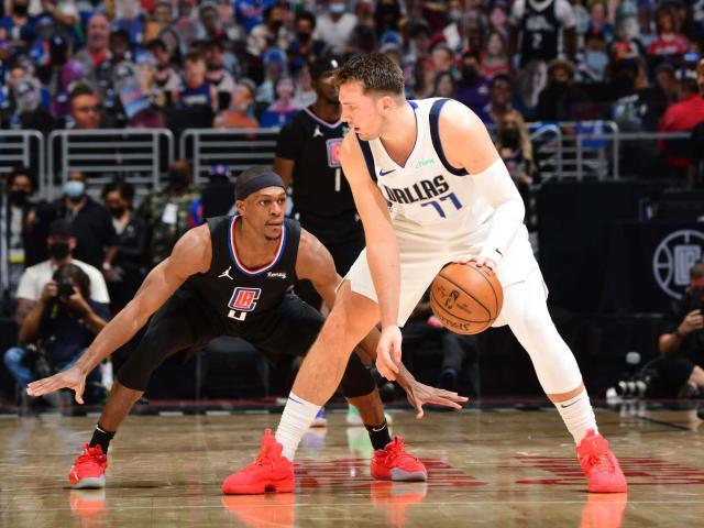 开云体育-+22正负值引领全队 你永远可以相信季后赛隆多